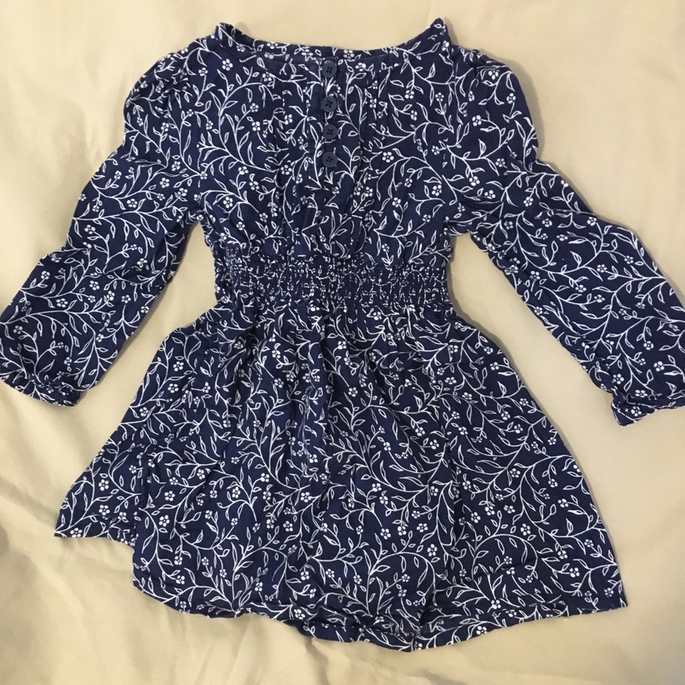 Old Navy long sleeved dress w/white floral design